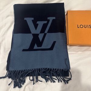 Louis Vuitton Graphic Dual Scarf
